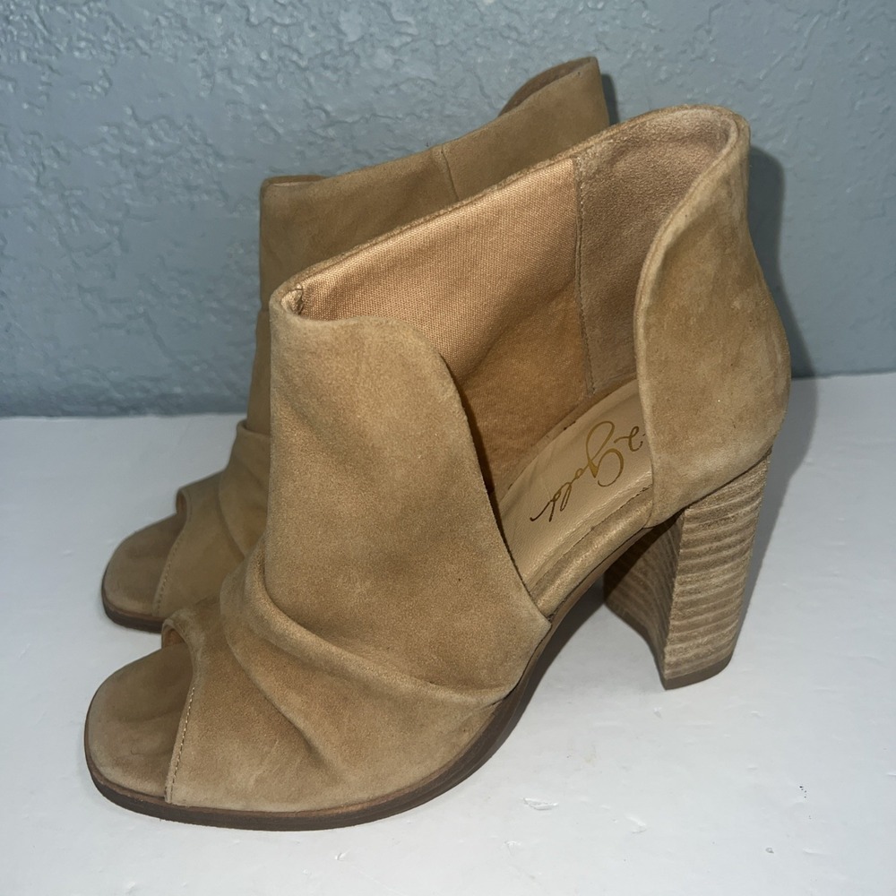 42 Gold Tan Loyalty Suede Women's Open Toe Block Heel Booties Size 7‎
